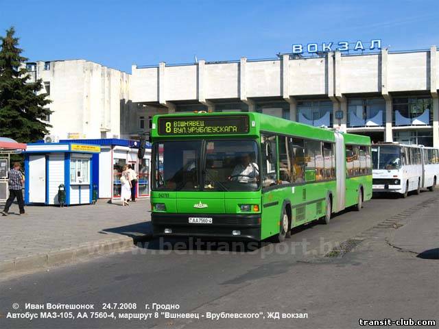 16 автобус гродно. МАЗ-105 1997. Автобус МАЗ 105. Автобусы МАЗ В Гродно. Зеленый автобус МАЗ.